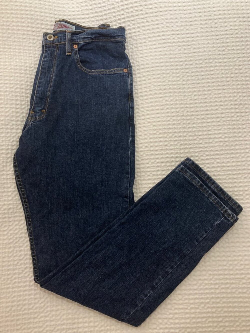 Women’s Straight Leg Jeans in Dark Blue Wash